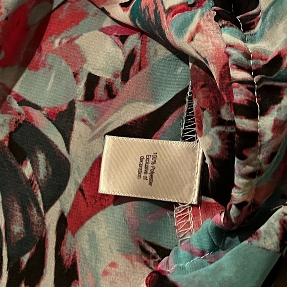 Floral & Leopard Blouson Sleeveless Top - Picture 5 of 5